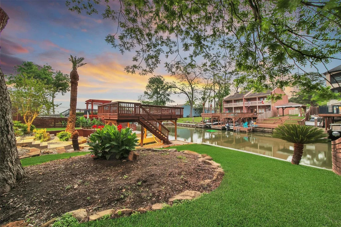 Photo of 734 Lake View Drive