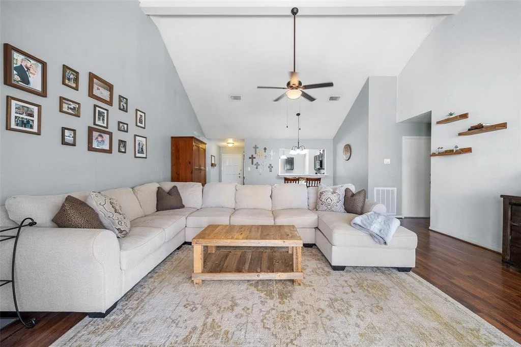 Photo of 5202 Rivertree Lane