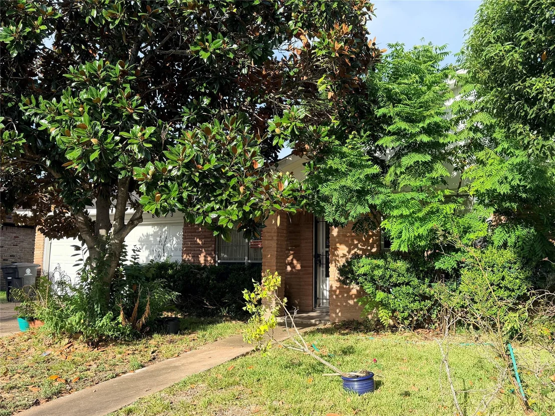 Photo of 8603 Braes River Drive