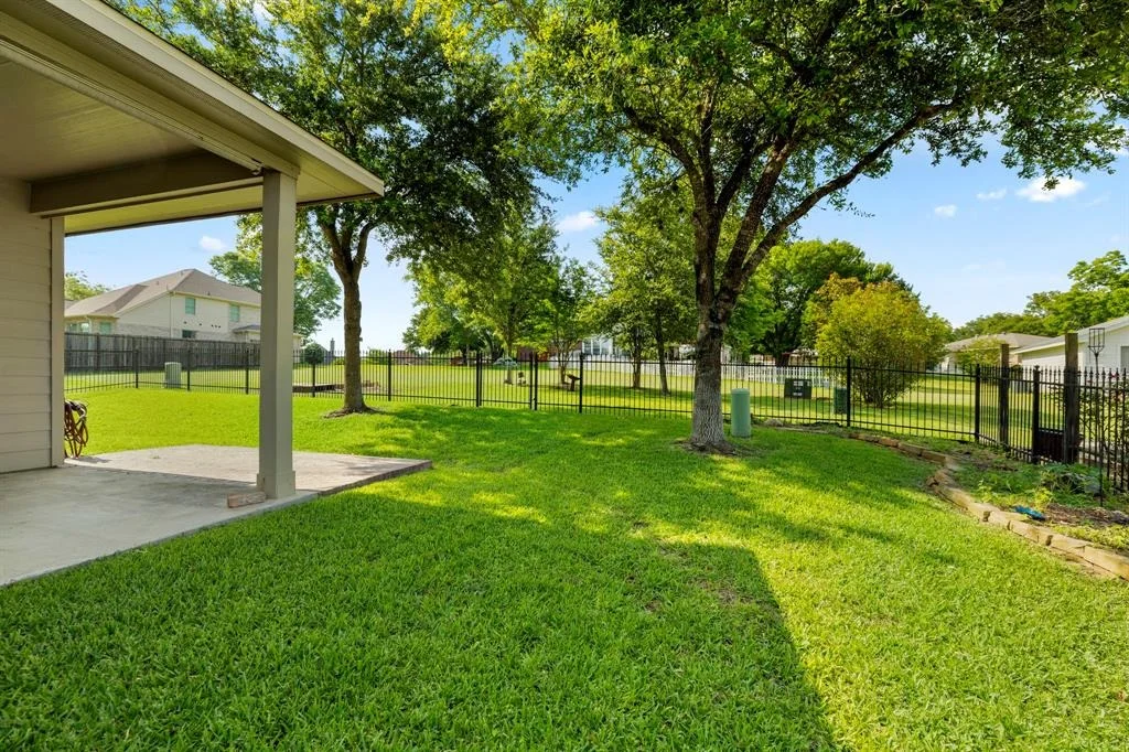 Photo of 1079 Lake View Drive