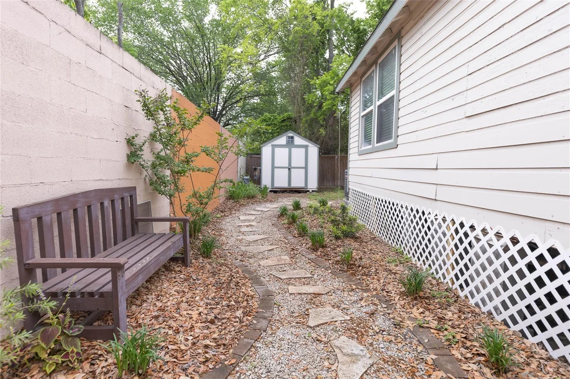 Photo of 8007 Capitol Street
