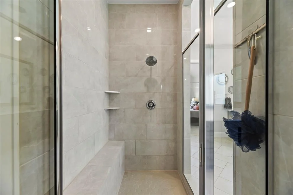 Photo of 907 Falcon Hollow Lane