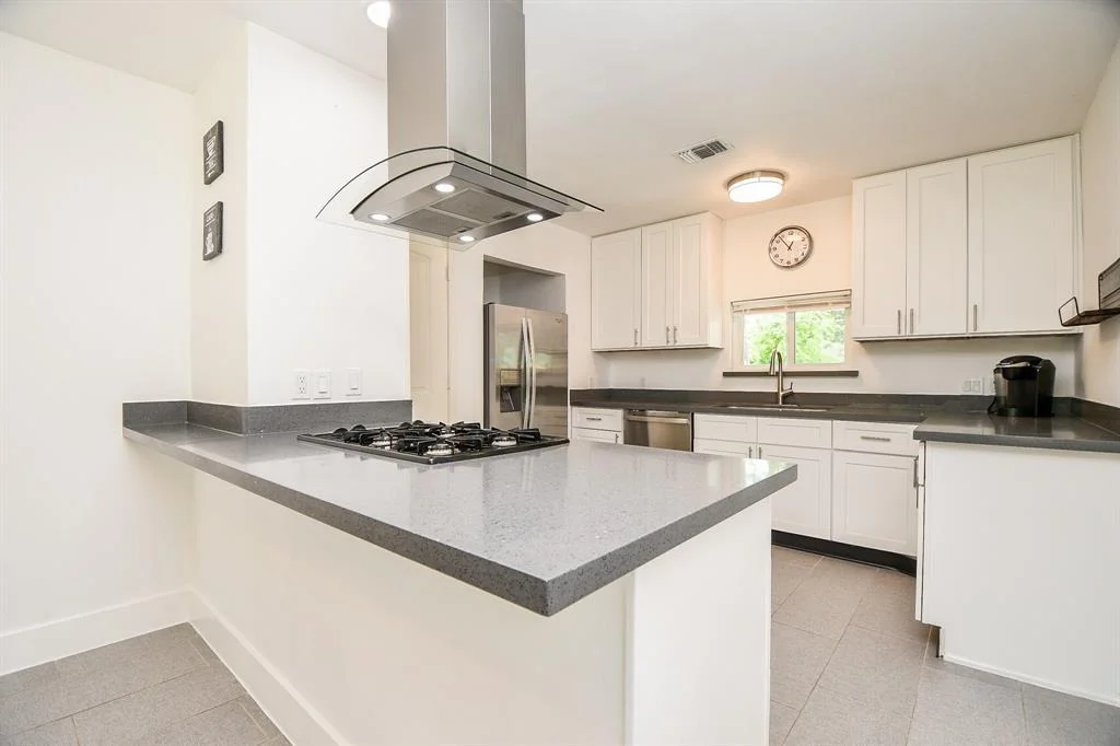 Photo of 9427 Springmont Drive