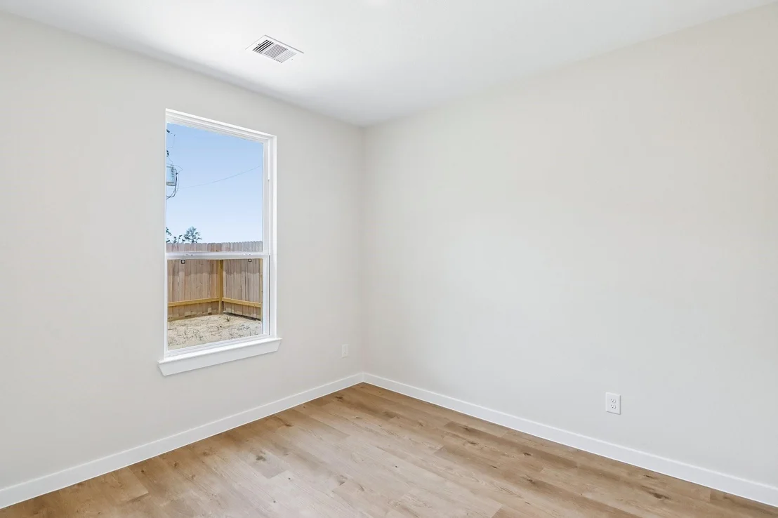 Photo of 11924 Avian Avenue