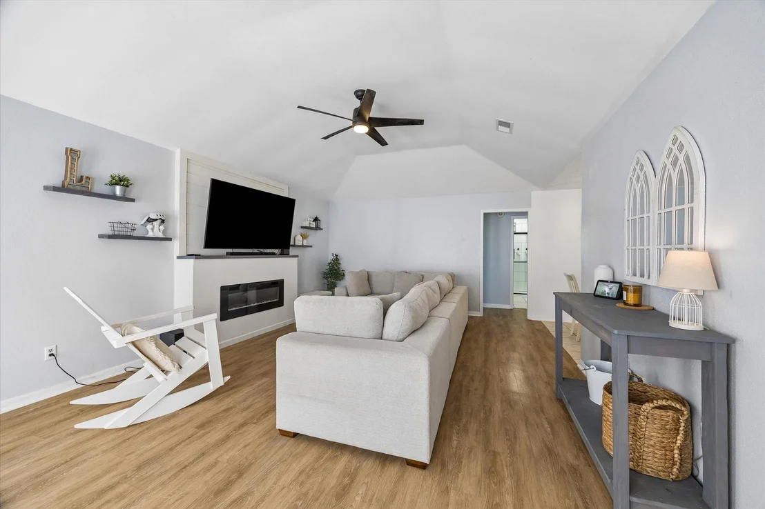 Photo of 6814 Enns Lane