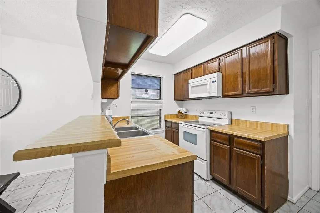 Photo of 1370 Stevenage Lane