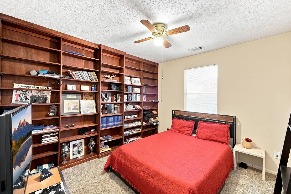 Photo of 10827 Oak Acres Drive