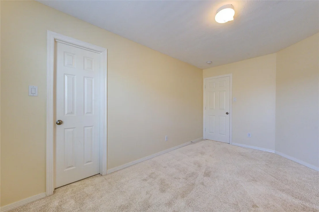 Photo of 2844 Torano