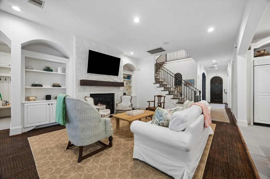 Photo of 6151 Chevy Chase Drive