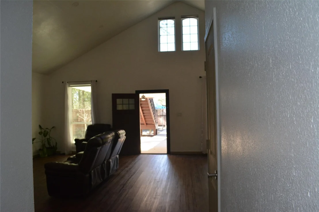 Photo of 824 Road 5203