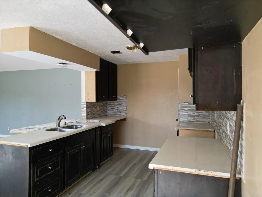Photo of 8006 White Swan Drive