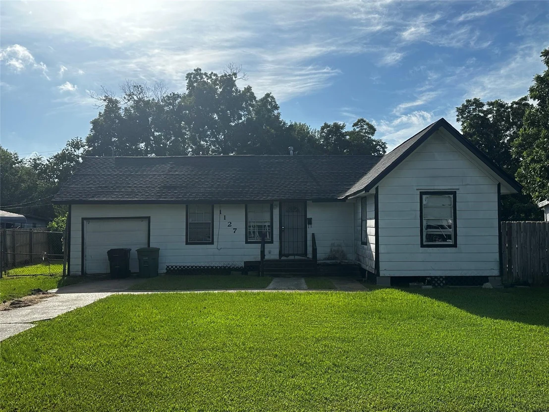 Photo of 1127 Niagara Street