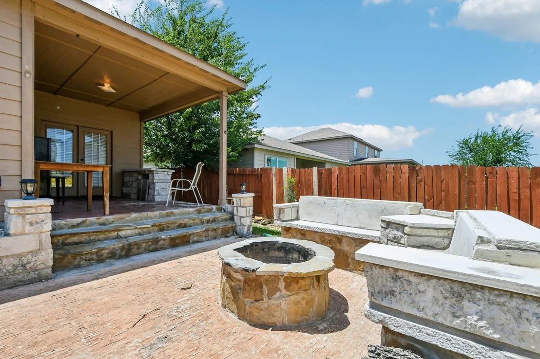 Photo of 128 Robertson Lane
