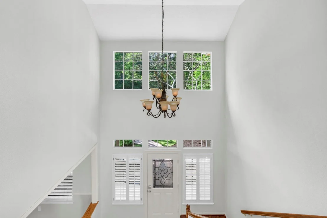 Photo of 186 S Cochrans Green Cir