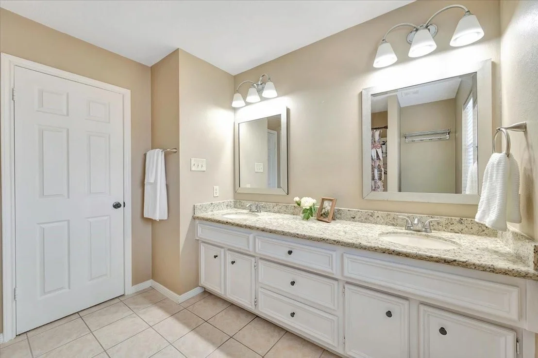 Photo of 15110 Greenleaf Lane