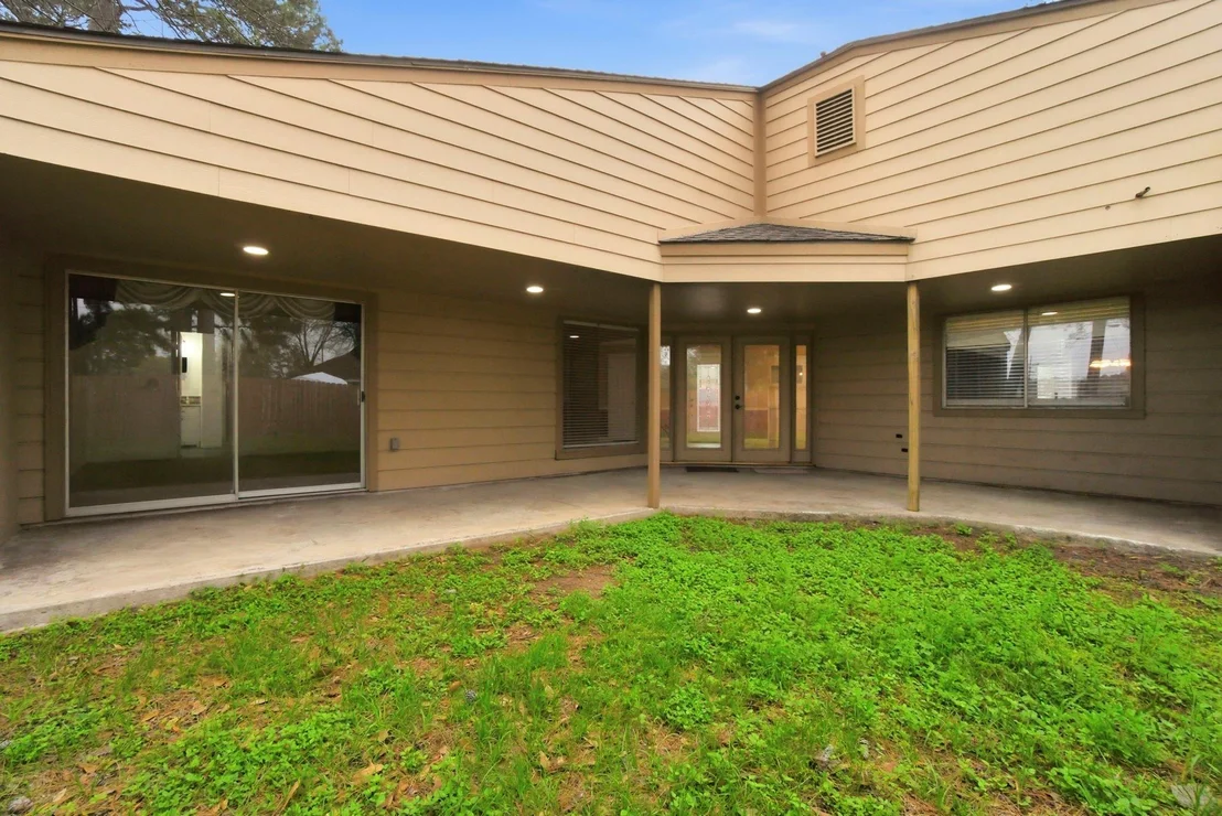 Photo of 74 Oak Grove Lane