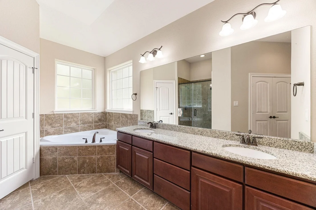 Photo of 42 Brookefield Circle