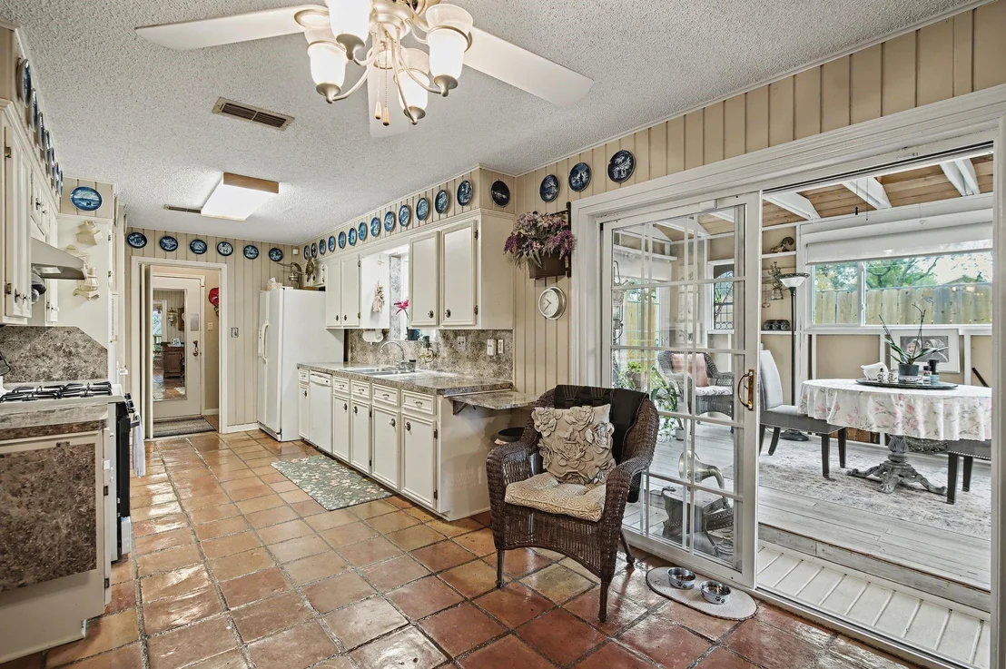 Photo of 2903 Fontana Drive