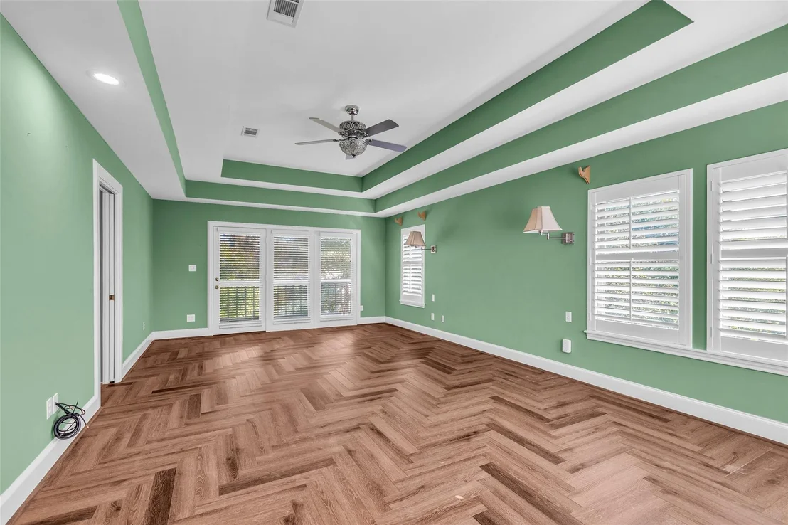 Photo of 566 Edgewood Drive