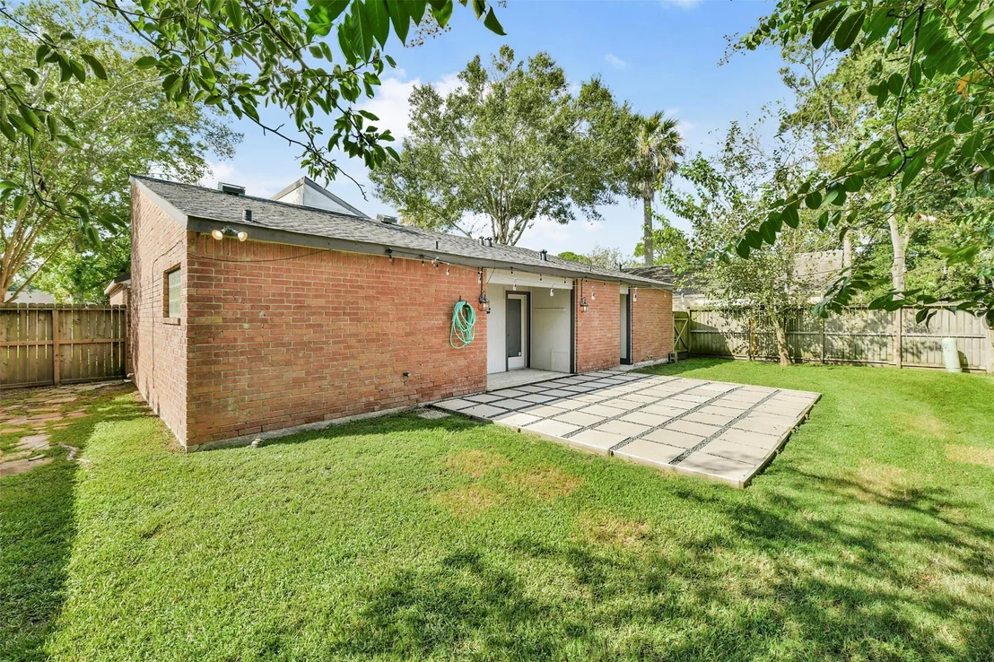 Photo of 15719 Stonehaven Drive