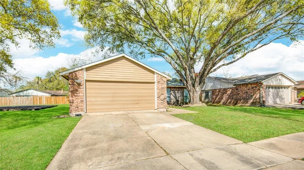 Photo of 6839 Tara Drive