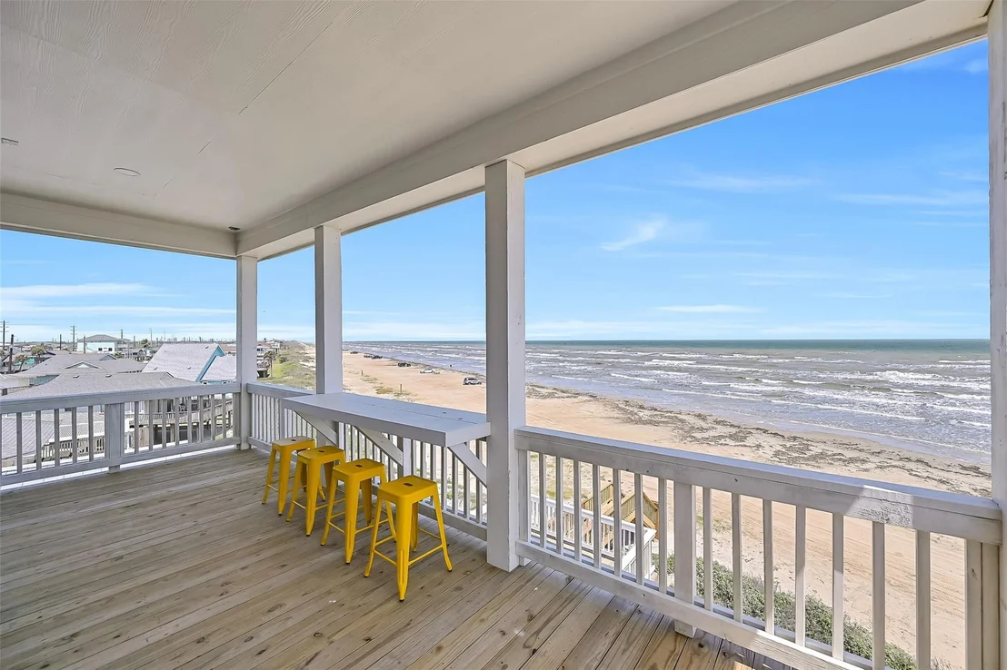 Photo of 16728 West Beach Road