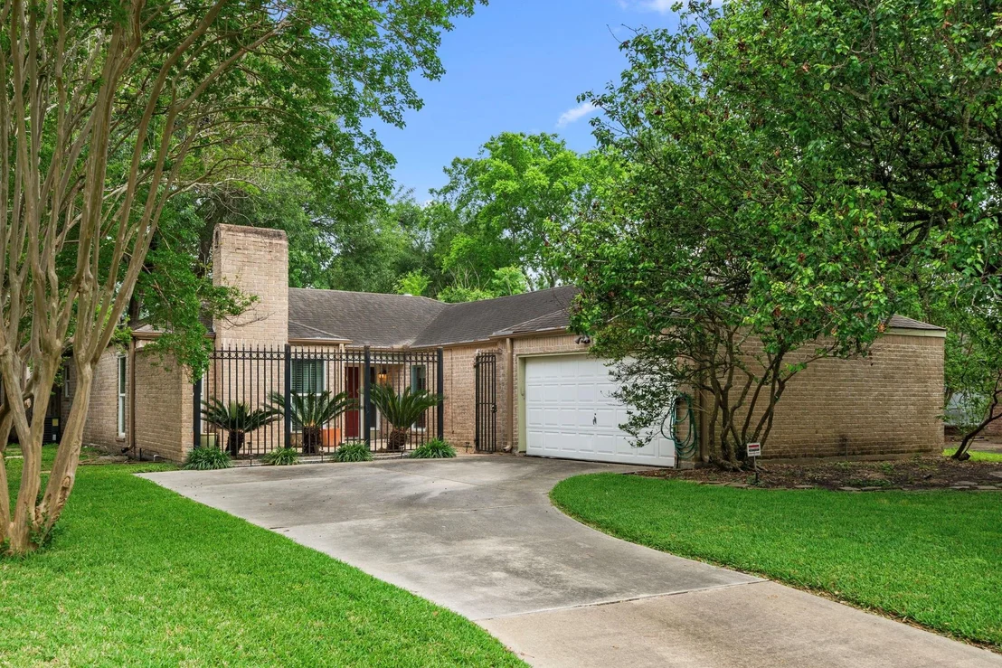 Photo of 2103 Cherry Bend Drive
