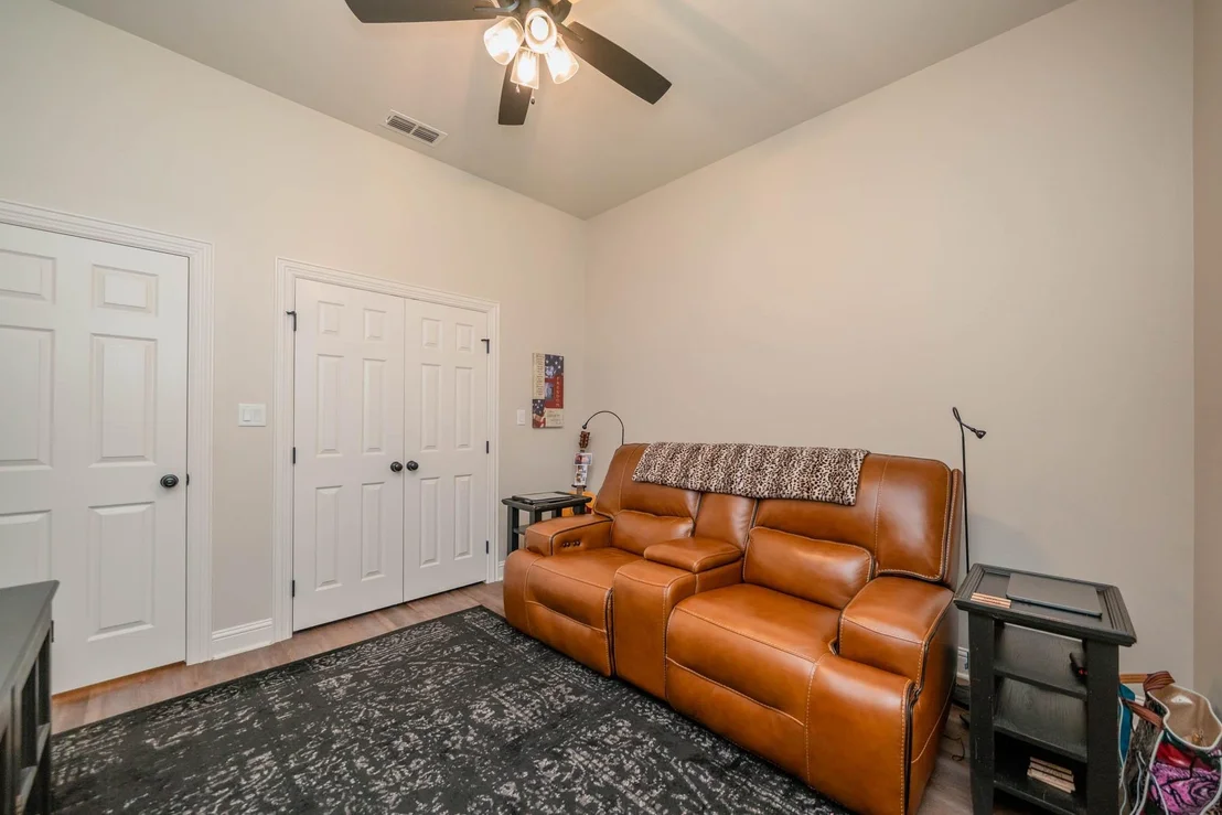 Photo of 4523 Lone Oak Ln