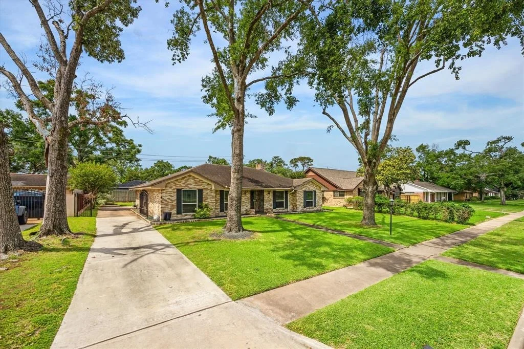 Photo of 2415 W T C Jester Boulevard