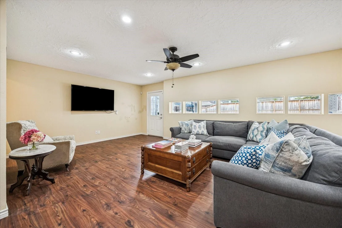 Photo of 7906 Meadowbriar Lane