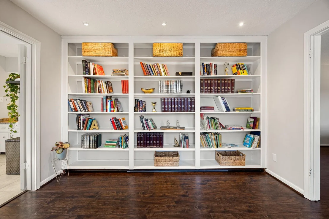 Photo of 6611 Sutter Park Lane