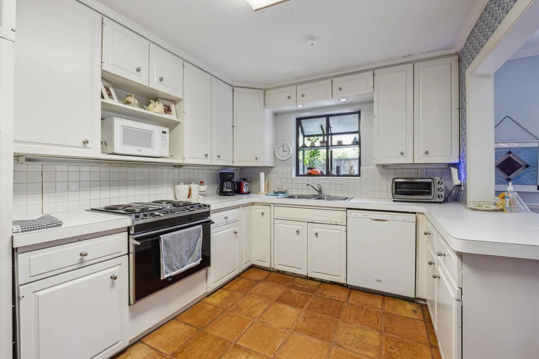 Photo of 5211 Maple Street