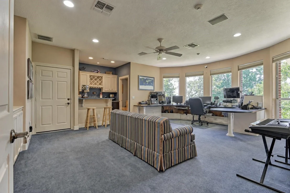 Photo of 9485 Escondido Drive