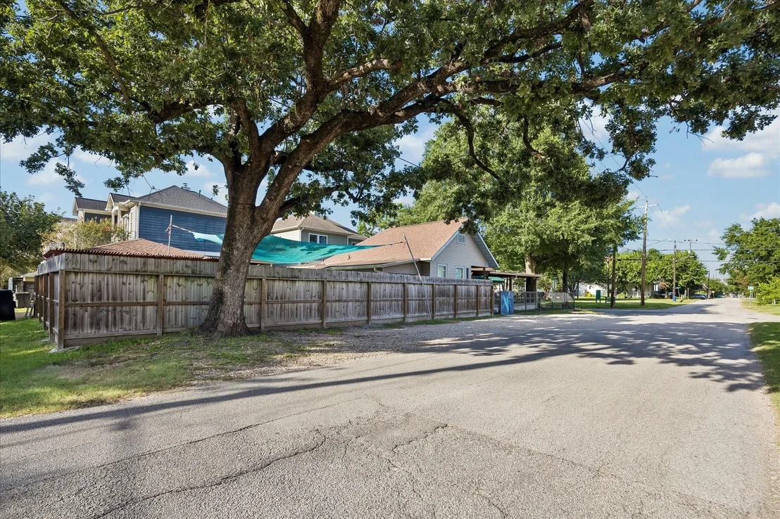 Photo of 1501 Herkimer Street