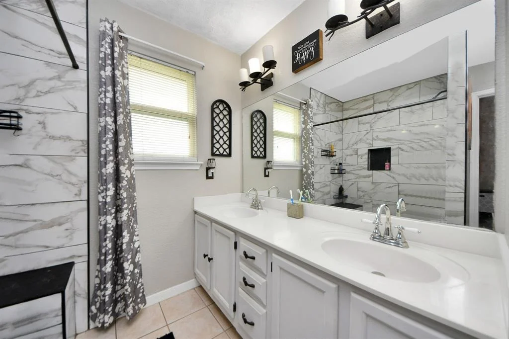 Photo of 2410 Lily Lane