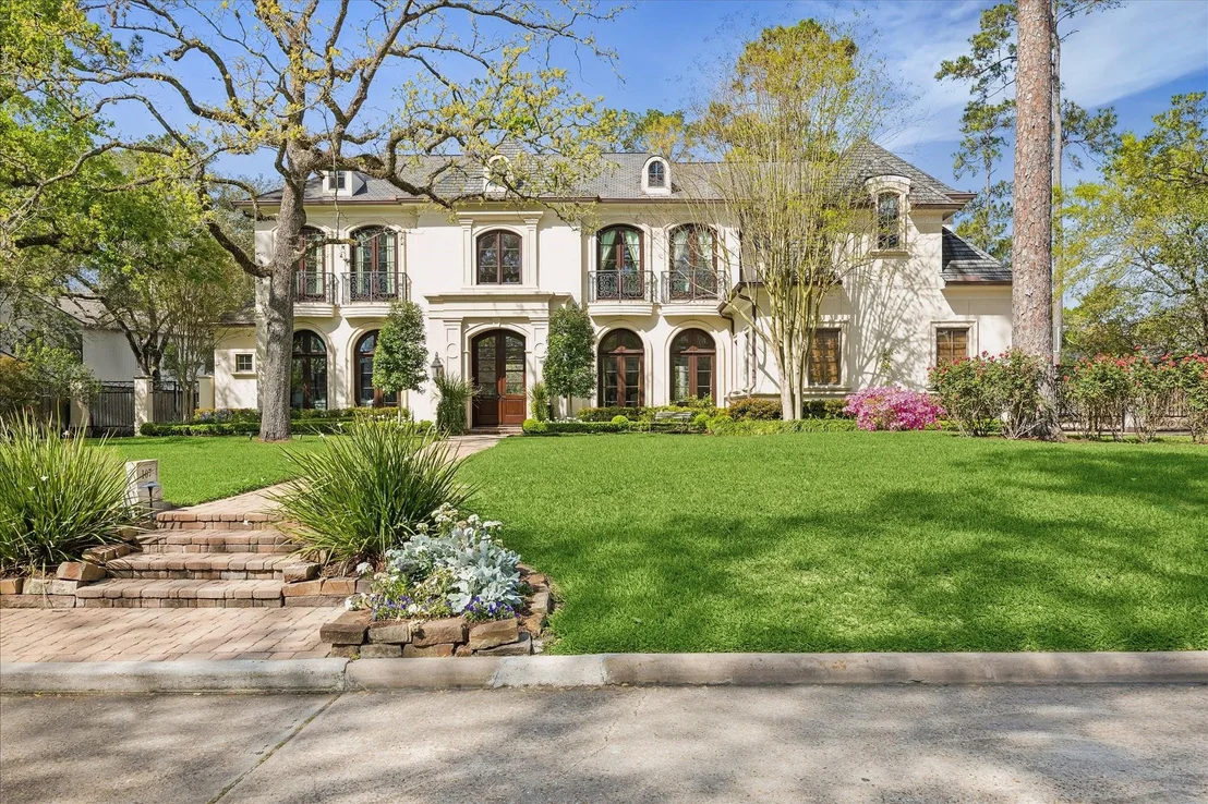 Photo of 107 Willowend Drive