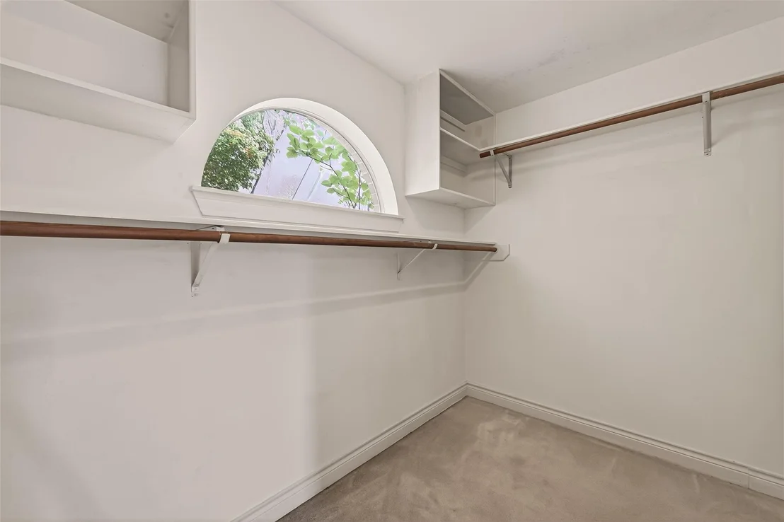 Photo of 5437 Loch Lomond Drive