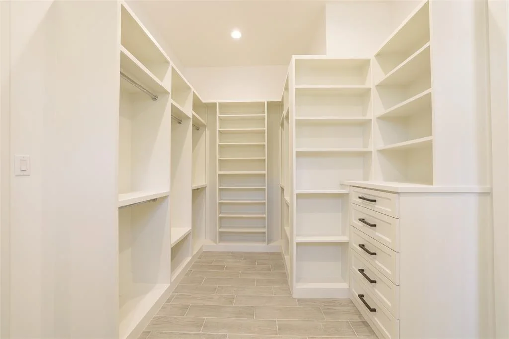 Photo of 9477 Leeward Cove