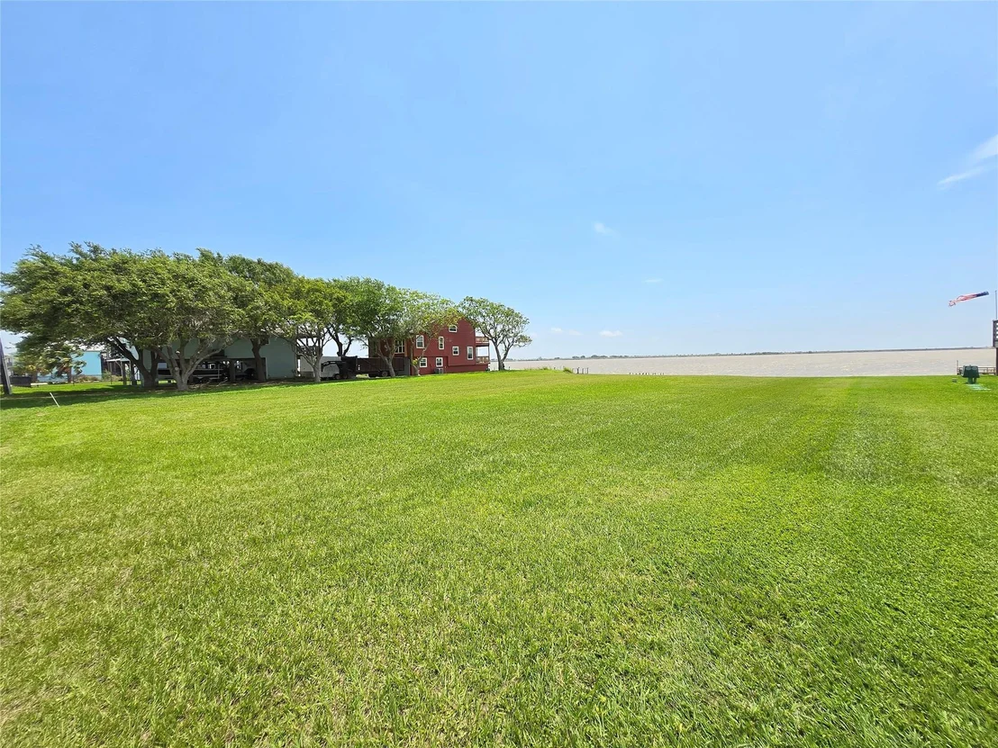 Photo of 1664 W Bayshore Drive