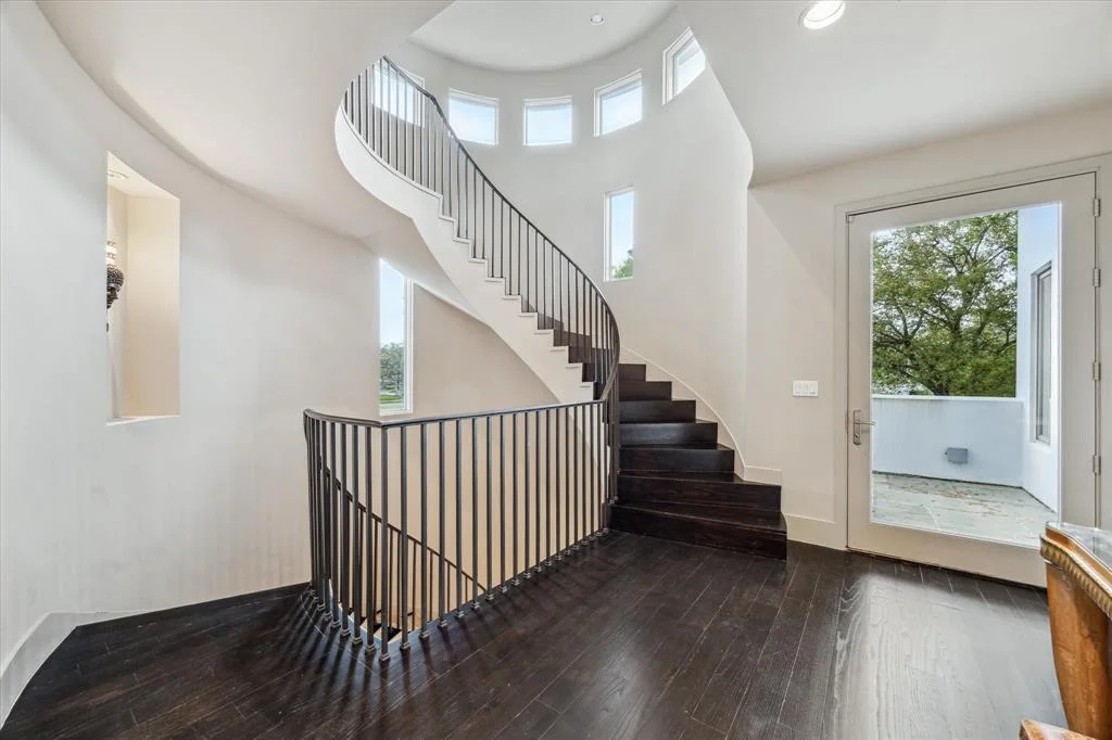 Photo of 2949 Chevy Chase Drive