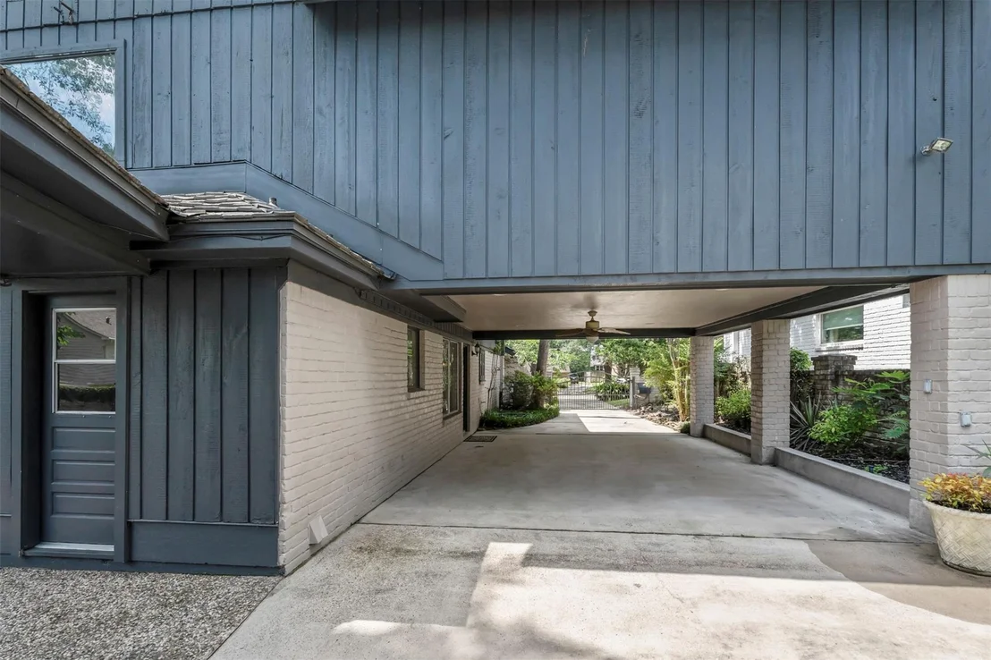 Photo of 6106 Larkmount Drive