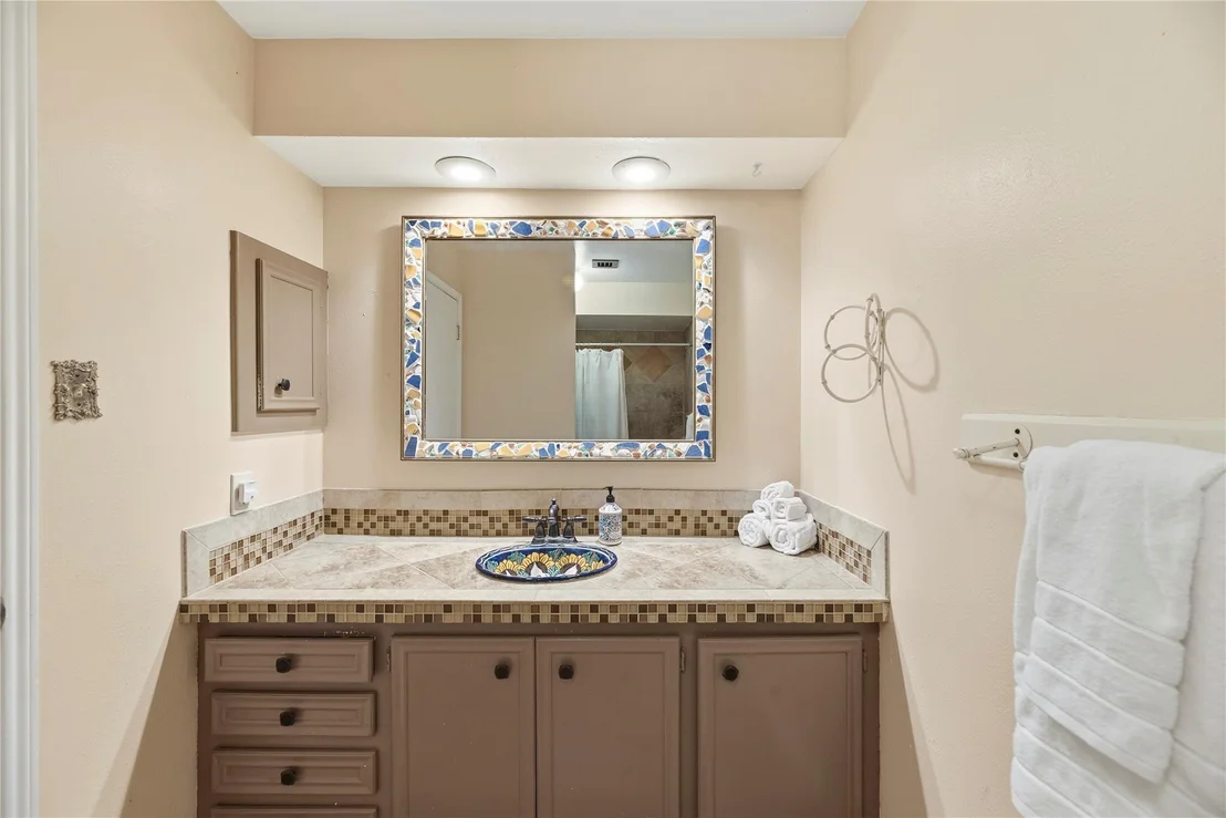 Photo of 14203 Wickersham Lane