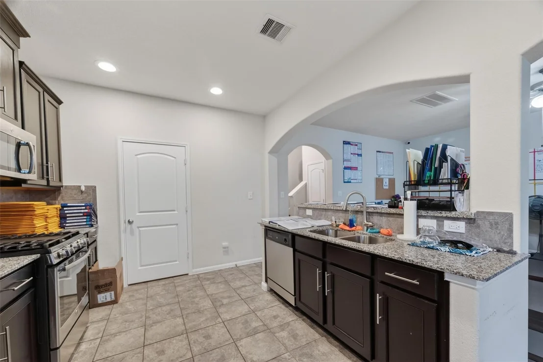 Photo of 7115 Pavilion Drive