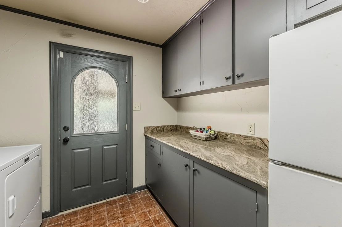 Photo of 1100 Broadmoor Drive