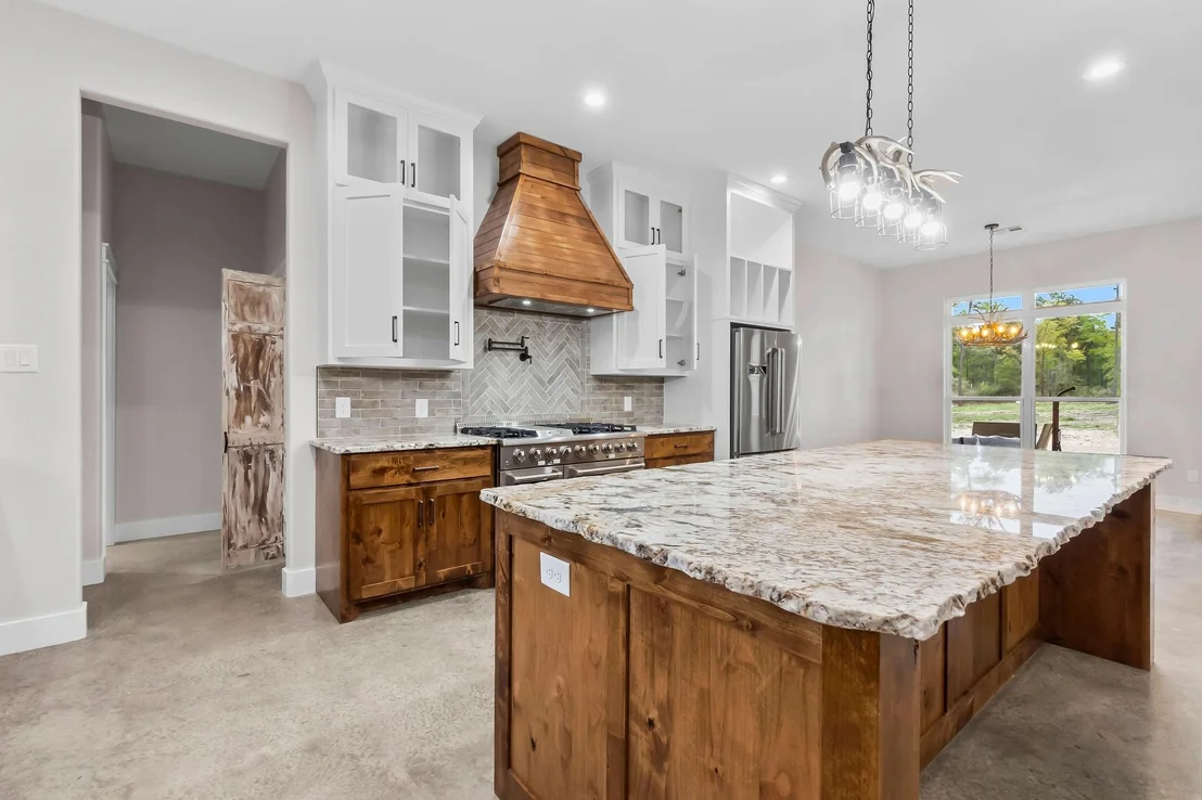 Photo of 393 Hanson Road