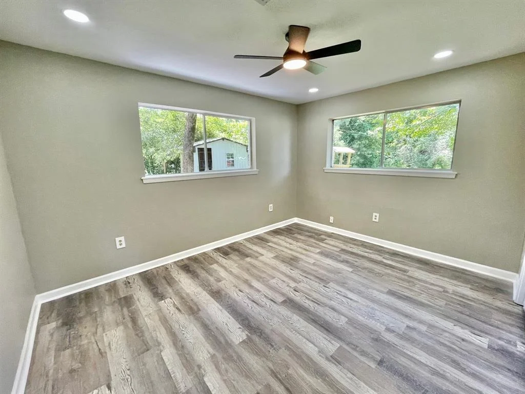Photo of 187 Golfview Drive N