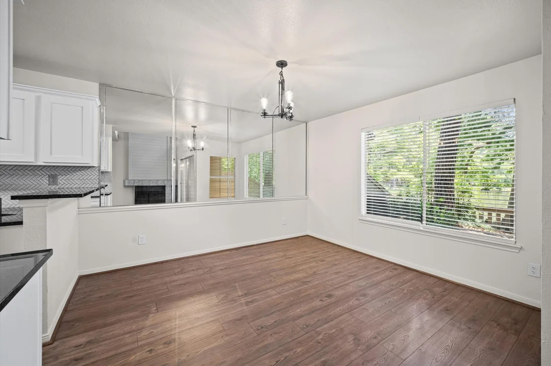Photo of 13 Lakeridge Drive