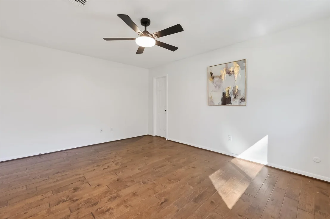 Photo of 13202 Lakecrest Drive