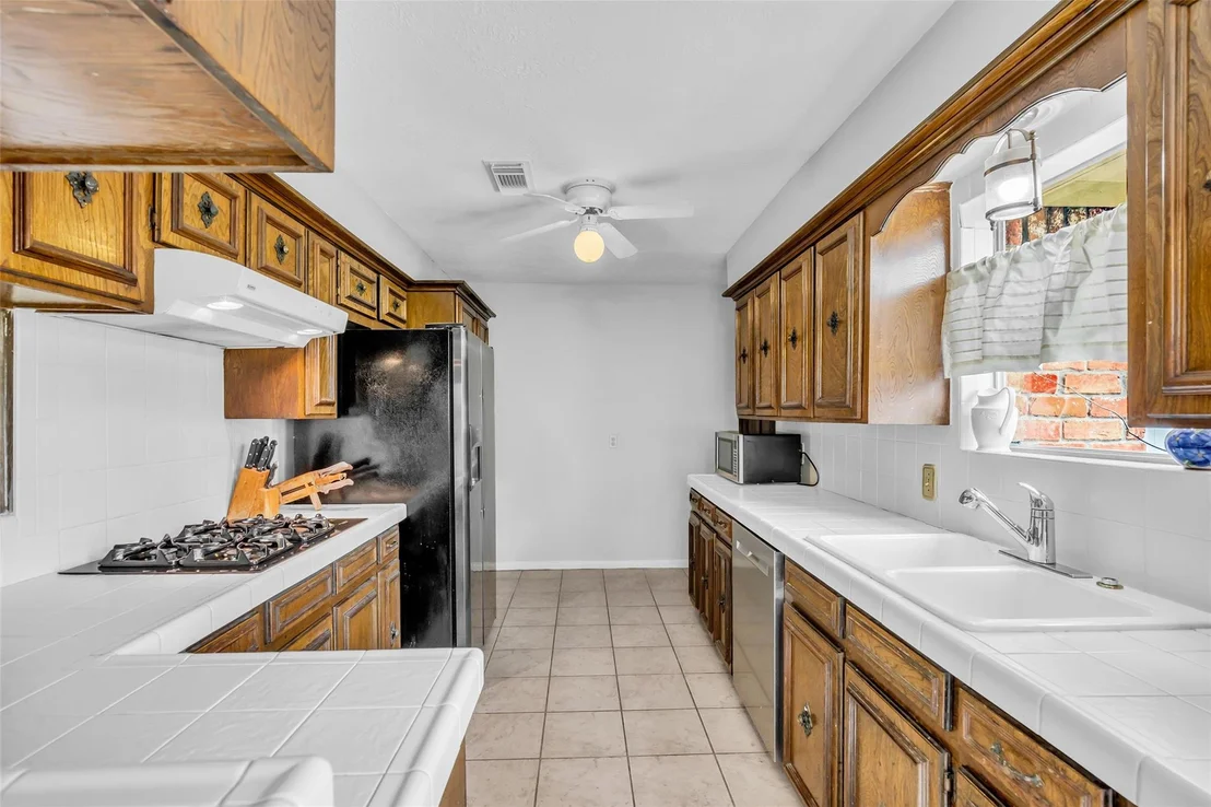 Photo of 2421 Maxwell Lane