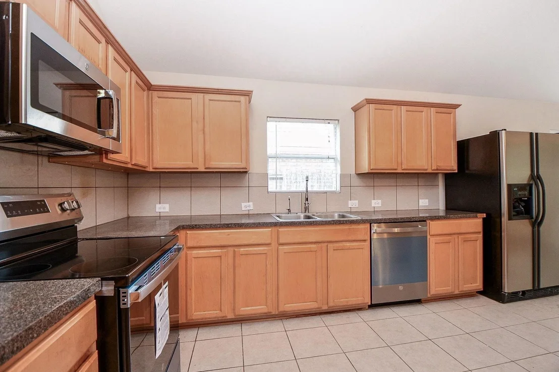 Photo of 18006 Willow Cliff Lane